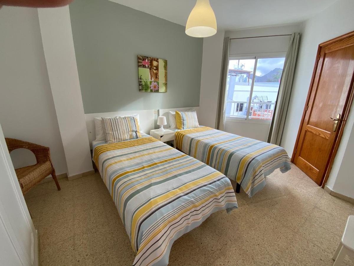 Las Brisas Mogan Apartamentos ปวยร์โต เด มอแกน ภายนอก รูปภาพ